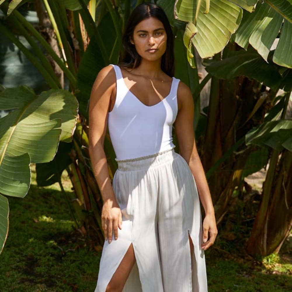 NWT Seamless Sleeveless Bodysuit White